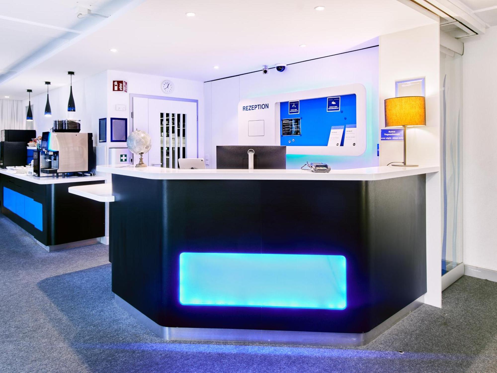 B&B Hotel Hannover-Laatzen ภายนอก รูปภาพ