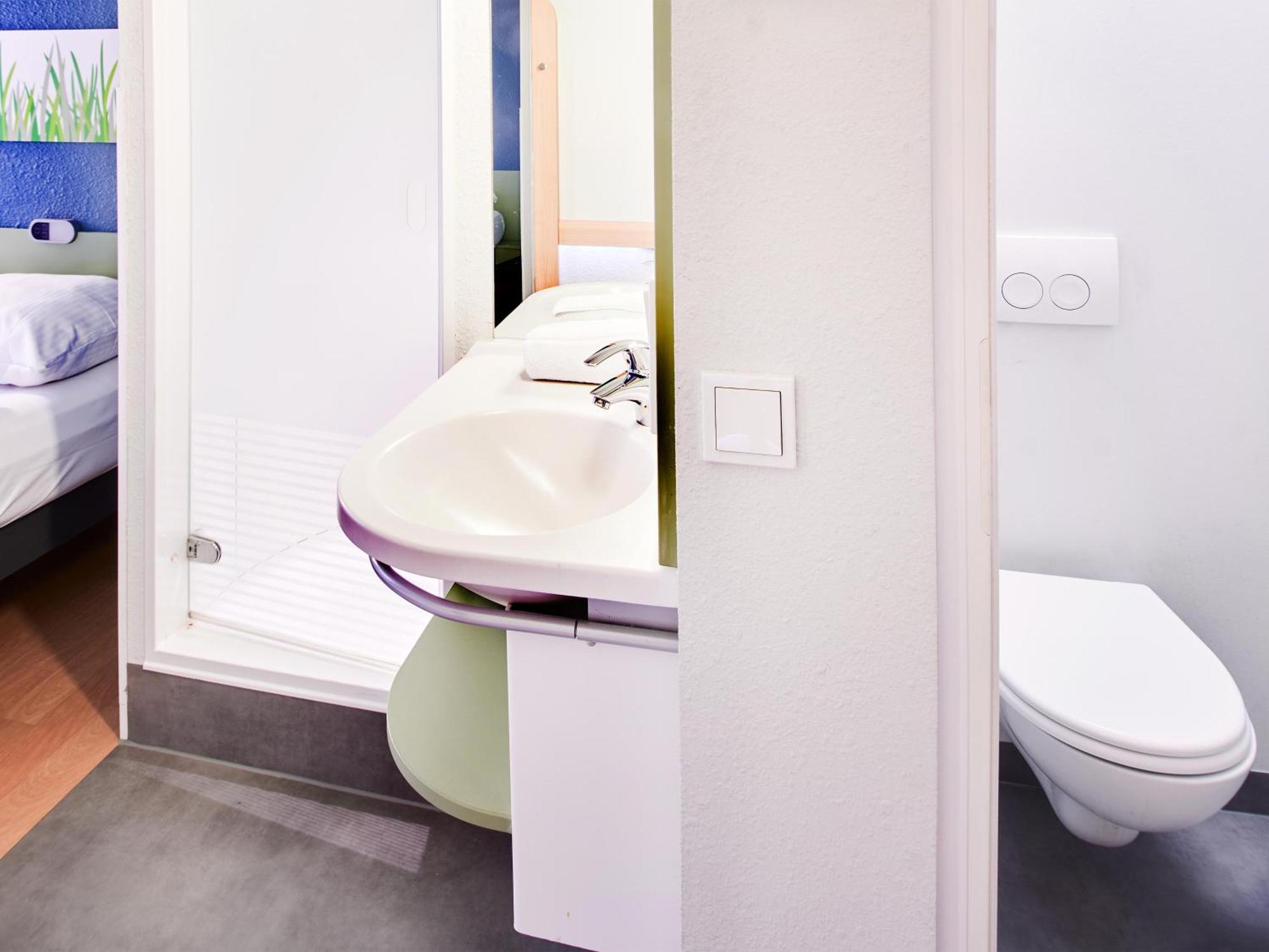 B&B Hotel Hannover-Laatzen ภายนอก รูปภาพ