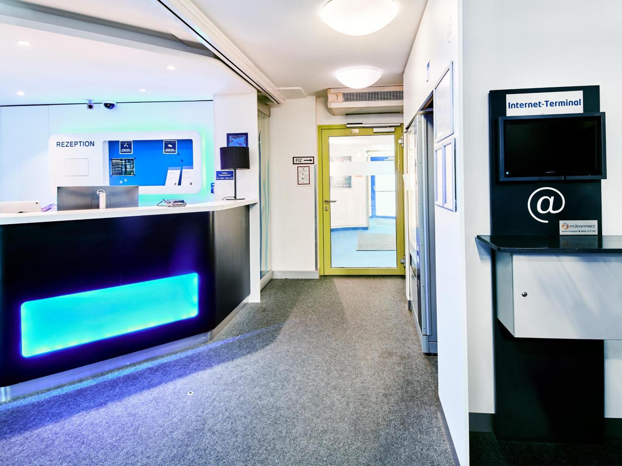 B&B Hotel Hannover-Laatzen ภายนอก รูปภาพ